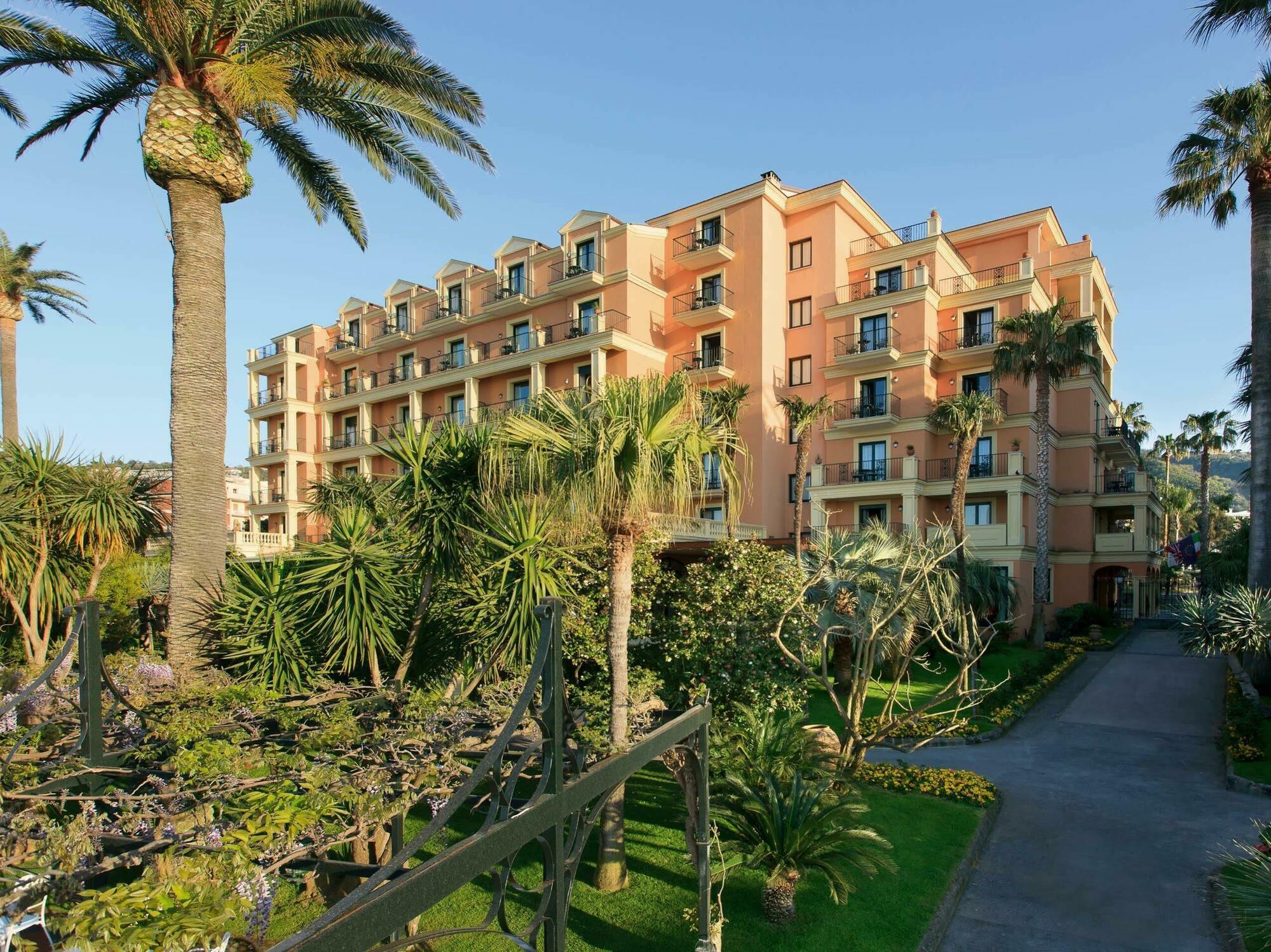 Hotel Grand Royal
